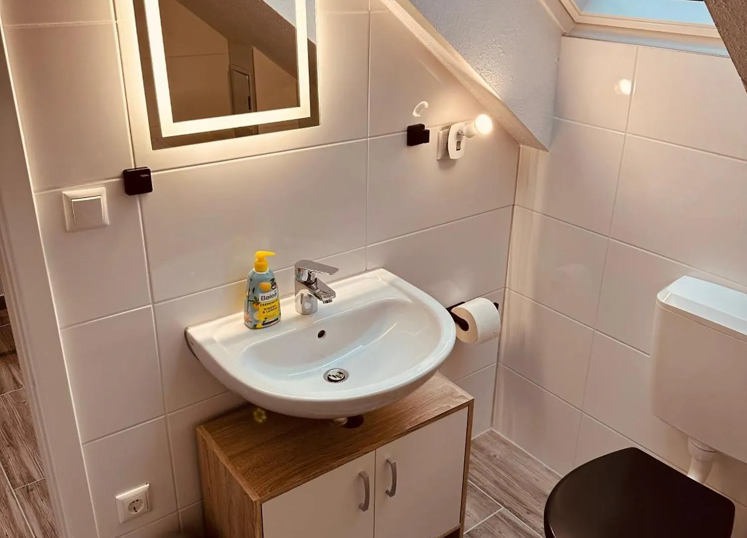 Apartment Felix Living 9, Modern & Cozy, 3 Zimmer Wohnung, Parkplatz Salzweg Germany